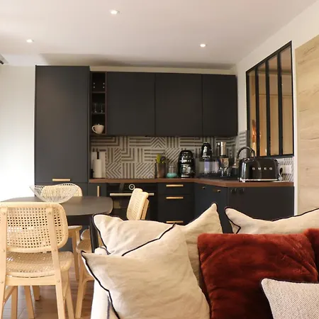 Sublime St Tropez 3 Bedrooms Pool Apartment